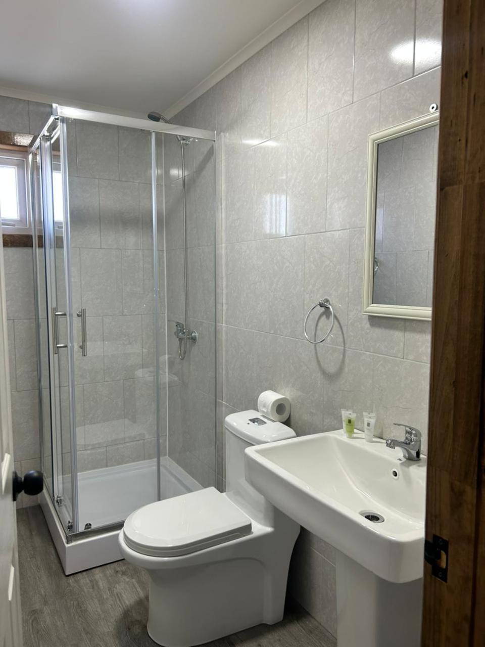 Terra Hostal Пуерто Наталес Екстериор снимка